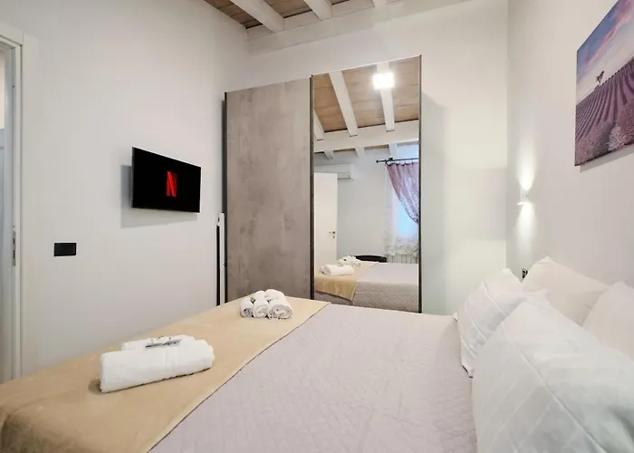 5 Cozy Pigneto Apt, Wifi & Ac Apartment