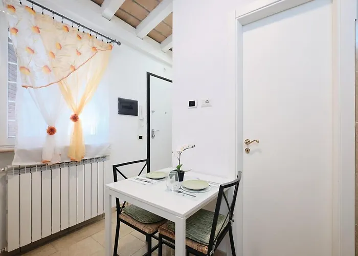 Apartment 5 Cozy Pigneto Apt, Wifi & Ac *